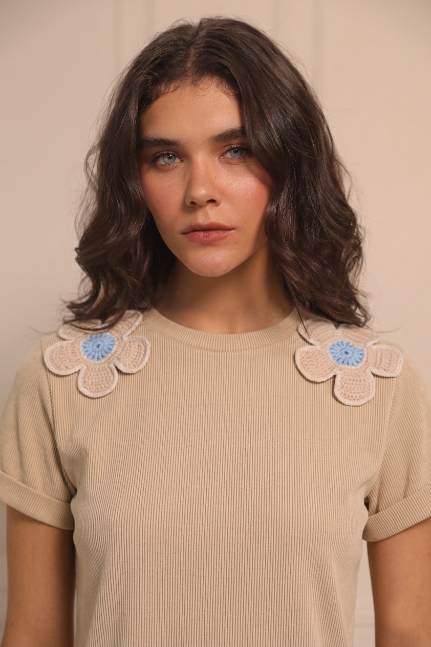 Top Daisy Sand