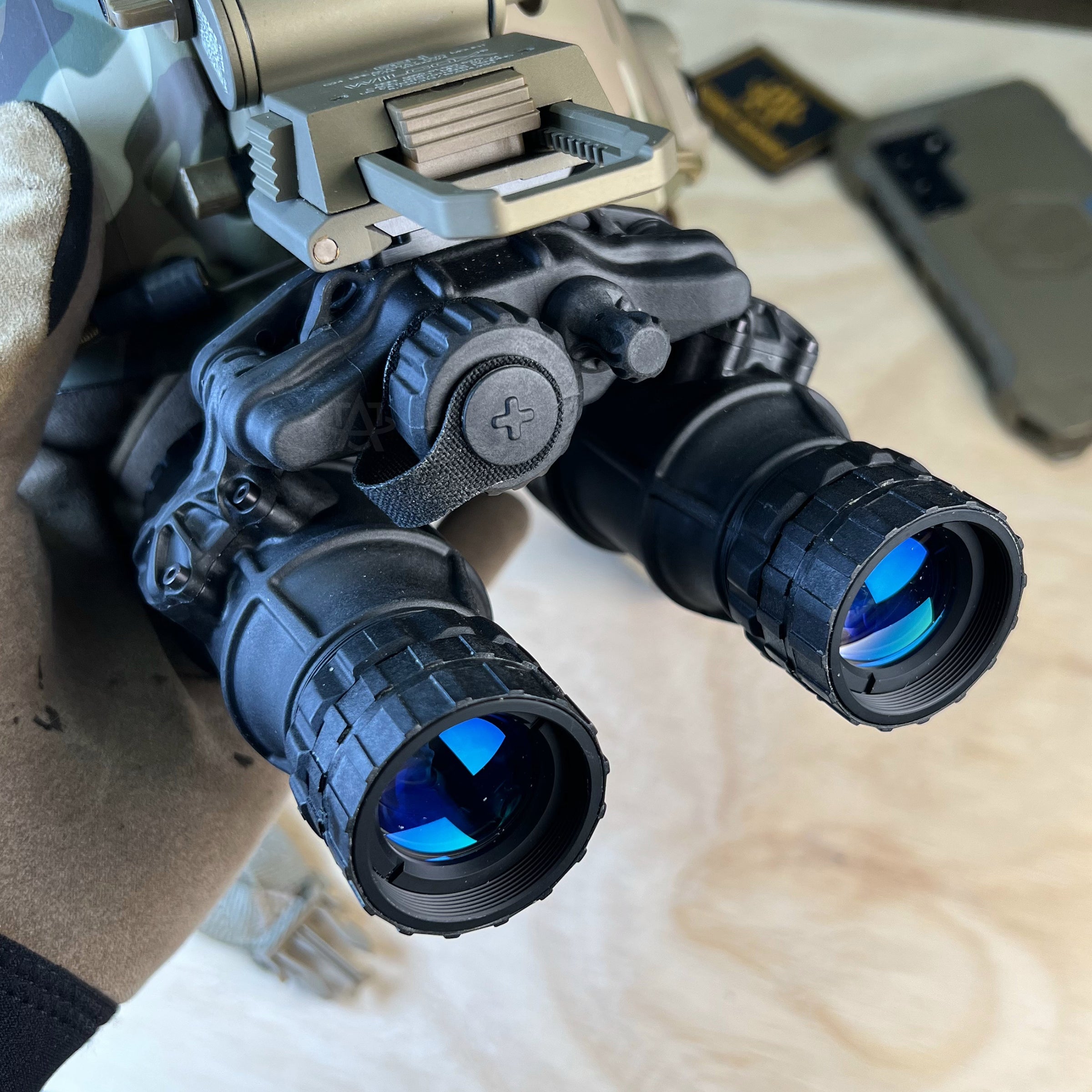 DTNVS-MG | Up to 2600 FOM Gen 3 WP w/ Manual Gain & IR Illuminator | 35+ Hour Battery Life